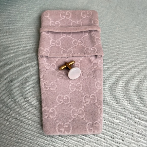 Authentic Gucci Mother of Pearl Replacement Cufflink - Picture 2 of 8